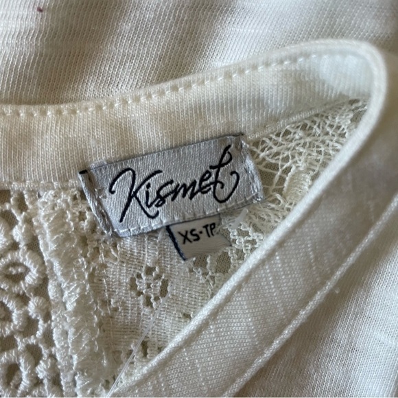 KISMET Victoria Lace Keyhole Back Notched Neck Top Size Extra Small - Picture 9 of 12